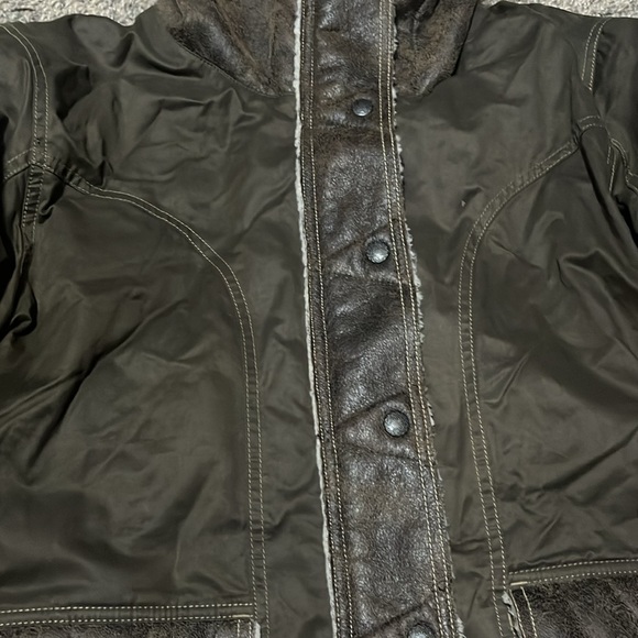 Kuhl: Women's Brown Fur-Trimmed Jacket - Picture 3 of 7